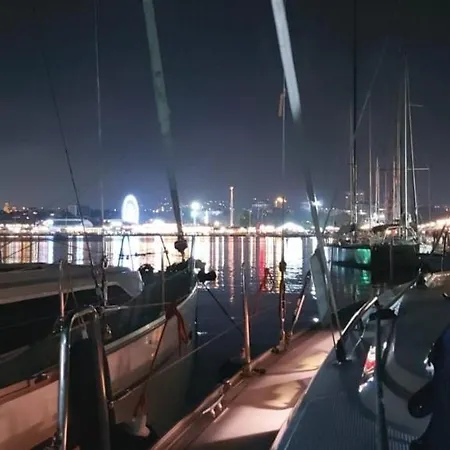 Sailing Yacht Queen Eliza Hotel na wodzie Warna