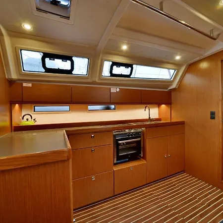 Sailing Yacht Queen Eliza Bateau-hôtel *